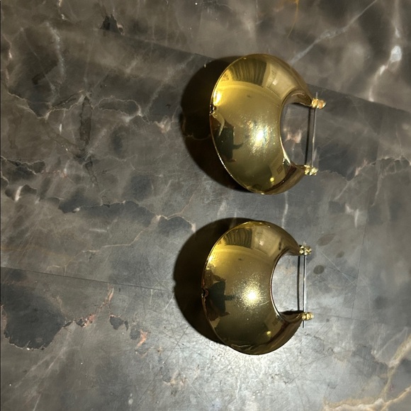 Gold Tone Chunky Hoop Earrings Unsigned! - Picture 3 of 16